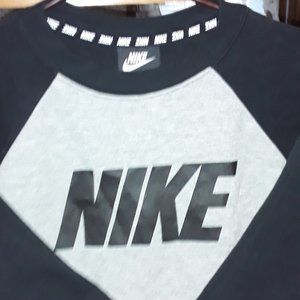 Women's Nike Sweatshirt